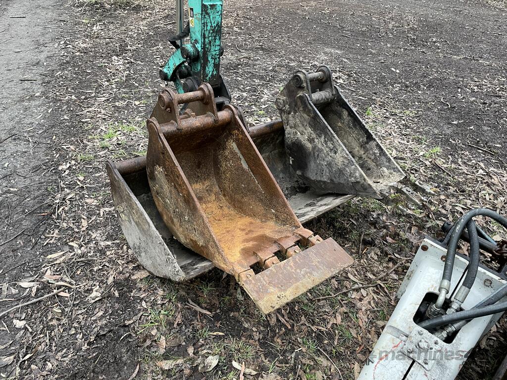 Hire 2004 IHI IHI Excavator 5T Full range of buckets and attachments