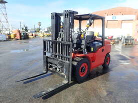 Unused 2021 Redlift CPCD50H 5T (3 Stage) Diesel Forklift - picture0' - Click to enlarge