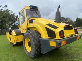 2009 Bomag BW216D-4 Smooth Drum Roller - picture2' - Click to enlarge