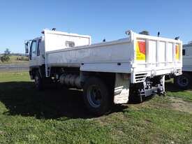 Hino GH tipper truck - picture1' - Click to enlarge