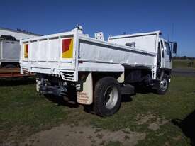 Hino GH tipper truck - picture2' - Click to enlarge