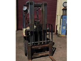 Nissan JO1A18U 1.75Ton (4.3m Lift) LPG/Petrol Forklift - picture2' - Click to enlarge