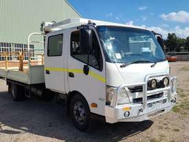 Hino 300 - picture0' - Click to enlarge