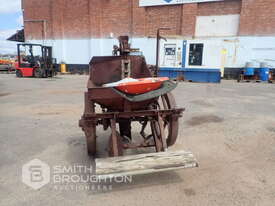 VINTAGE POTATO PLANTER - picture0' - Click to enlarge