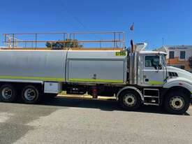 Truck Service Truck Mack Metroliner 340HP 8x4 SN1229 1GZF586 - picture0' - Click to enlarge