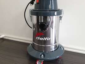 125 WD Industrial Vacuum Cleaner - picture0' - Click to enlarge