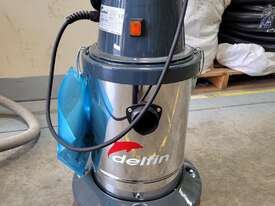 125 WD Industrial Vacuum Cleaner - picture2' - Click to enlarge