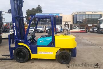 ACTIVE FORKLIFTS - Komatsu 4 Ton Gas forklift for sale- 2006 model 4.5m Standard Mast Solid tyres si ACTIVE FORKLIFTS - Komatsu 4 Ton Gas forklift for sale- 2006 model 4.5m Standard Mast Solid tyres si