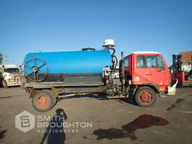 2000 NISSAN UD PKB210 4X2 VACUUM TRUCK - picture0' - Click to enlarge