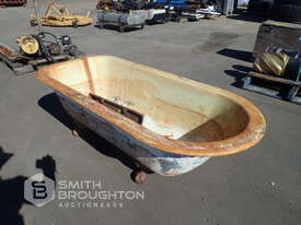 ANTIQUE CAST IRON BATH & CAST IRON SINK - picture1' - Click to enlarge