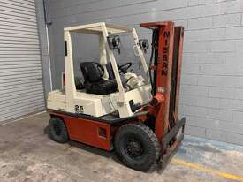 Nissan 2.5t LPG Forklift - picture0' - Click to enlarge