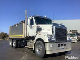 2019 Freightliner Coronado 114 - picture0' - Click to enlarge