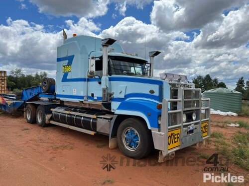 2007 Mack Titan