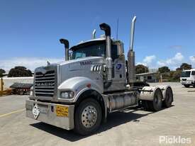 2010 Mack Trident CMHT - picture0' - Click to enlarge