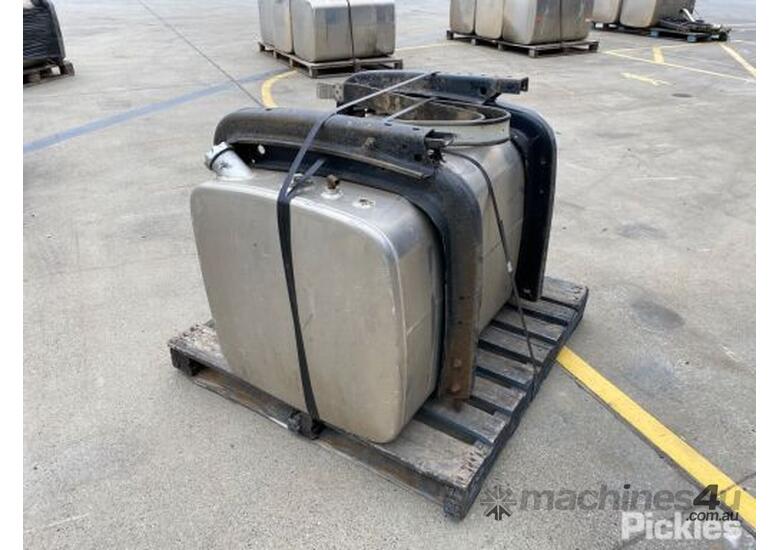 Used Hilton MFG Pty Ltd Truck Fuel Tank Unknown Capacity Tank Straps