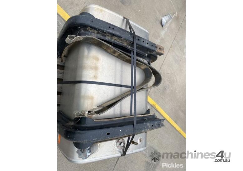 Used Hilton MFG Pty Ltd Truck Fuel Tank Unknown Capacity Tank Straps