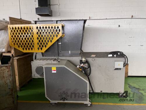 Genox V1000 Shredder w/Vertical Crammer