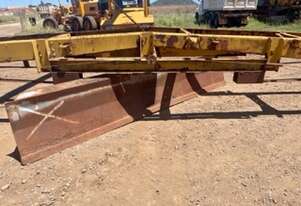   tractor towable grader blade