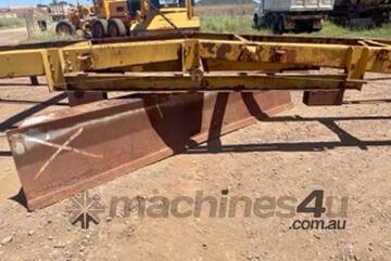   tractor towable grader blade
