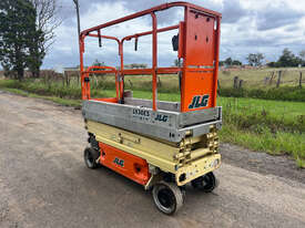 JLG 1930ES Scissor Lift Access & Height Safety - picture1' - Click to enlarge