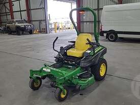 John Deere Z915E - picture1' - Click to enlarge