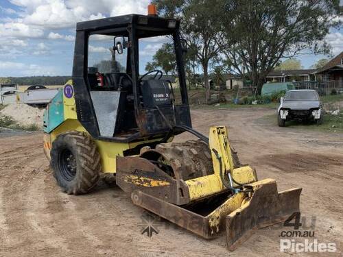 2005 Rammax RW 3005 SPT Articulated Pad Foot Roller