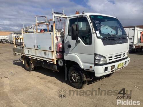 2007 Isuzu NPS