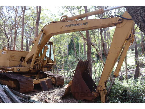 CATERPILLAR 225 EXCAVATOR