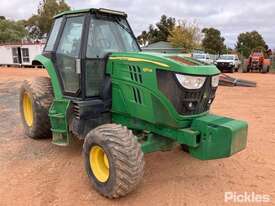 John Deere 4x4 Tractor - picture0' - Click to enlarge