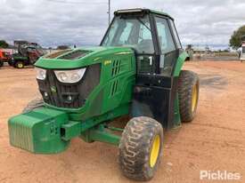 John Deere 4x4 Tractor - picture0' - Click to enlarge