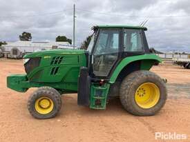 John Deere 4x4 Tractor - picture1' - Click to enlarge