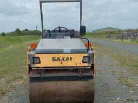 Roller 4T Double Drum Smooth SAKAI 2007 SW502 - picture2' - Click to enlarge