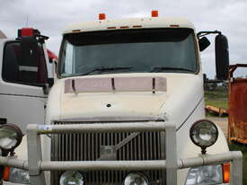 2000 VOLVO NH12 PRIME MOVER - picture0' - Click to enlarge