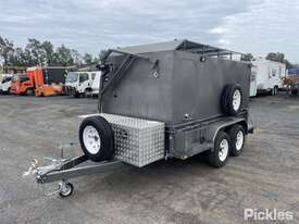 Homemade Dual Axle Enclosed Trailer - picture1' - Click to enlarge