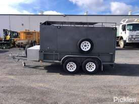 Homemade Dual Axle Enclosed Trailer - picture2' - Click to enlarge