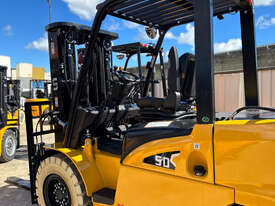 UN Forklift 5T, Gas, LPG: Forklifts Australia - the Industry Leader! - picture0' - Click to enlarge