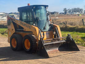 Mustang Other Skid Steer Loader - picture0' - Click to enlarge