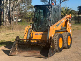 Mustang Other Skid Steer Loader - picture0' - Click to enlarge