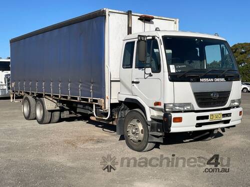 2005 Nissan UD PKC215 Curtainsider Day Cab