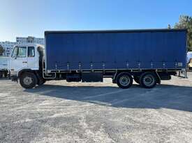 2005 Nissan UD PKC215 Curtainsider Day Cab - picture2' - Click to enlarge