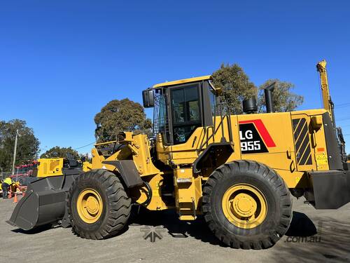 caption 217HP LG955 5.0T Rated Load Wheel Loader