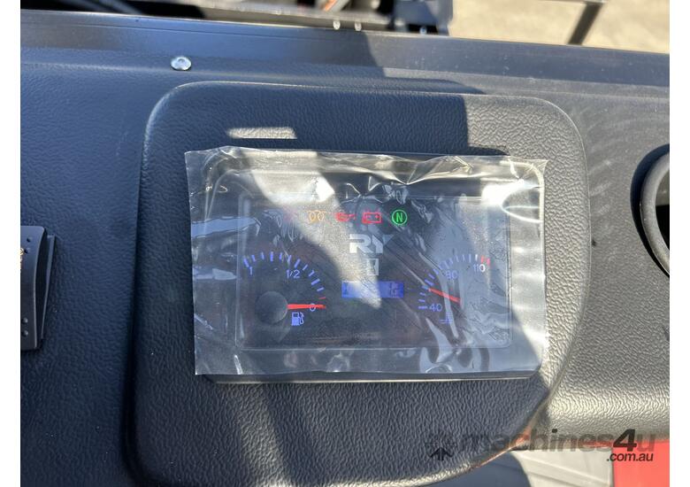 UHI TR35 3.5T 4WD Diesel Rought Terrain Forklift with 3-Stage 4.5m Lifting Height