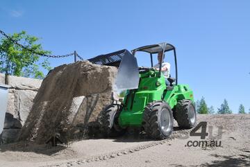 Avant 750 Articulated Mini Loader with Telescopic Boom