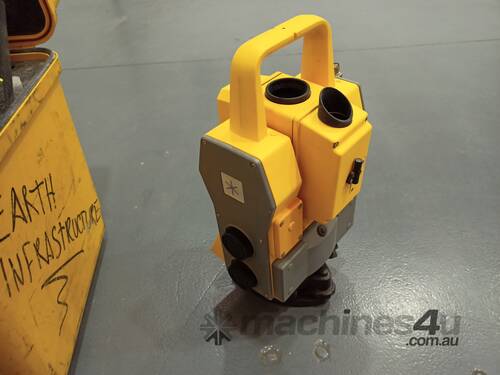 Trimble 600 ATS 2.4 GHZ Total Station