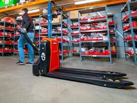 EPL154 Electric Pallet Truck 1.5T - picture0' - Click to enlarge