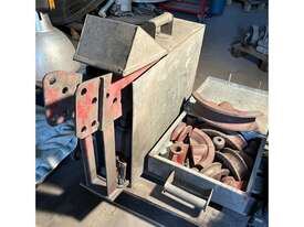 HYDRAULIC PIPE BENDER WITH ACCESSORIES - picture0' - Click to enlarge