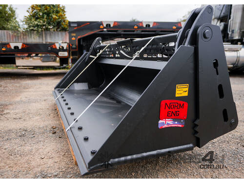 caption NORM Skid Steer 1880mm 4 In 1 BUCKET for BOBCAT T590