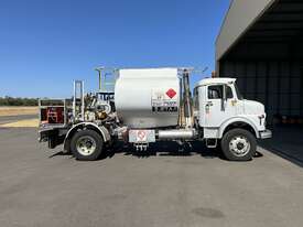 1987 Mercedes Benz    4x2 Tanker - picture2' - Click to enlarge
