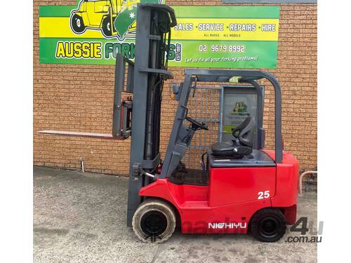 2.5 Ton Electric Forklift 