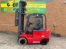 2.5 Ton Electric Forklift  - picture2' - Click to enlarge